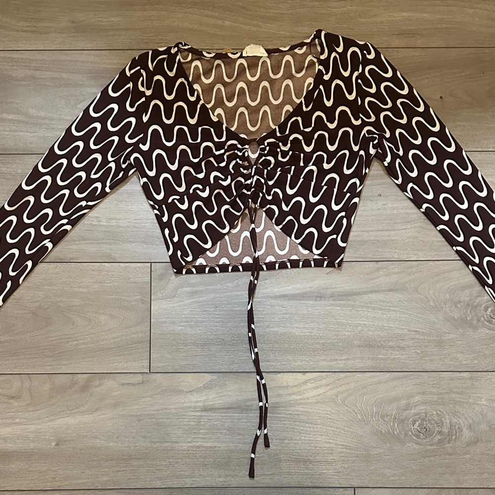Meraki Brown and White Wave Pattern Crop Top